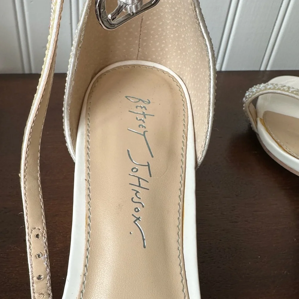 Betsey jonhson Elegant‎ Pearl-Embellished Women’s Heels sandals 7.5